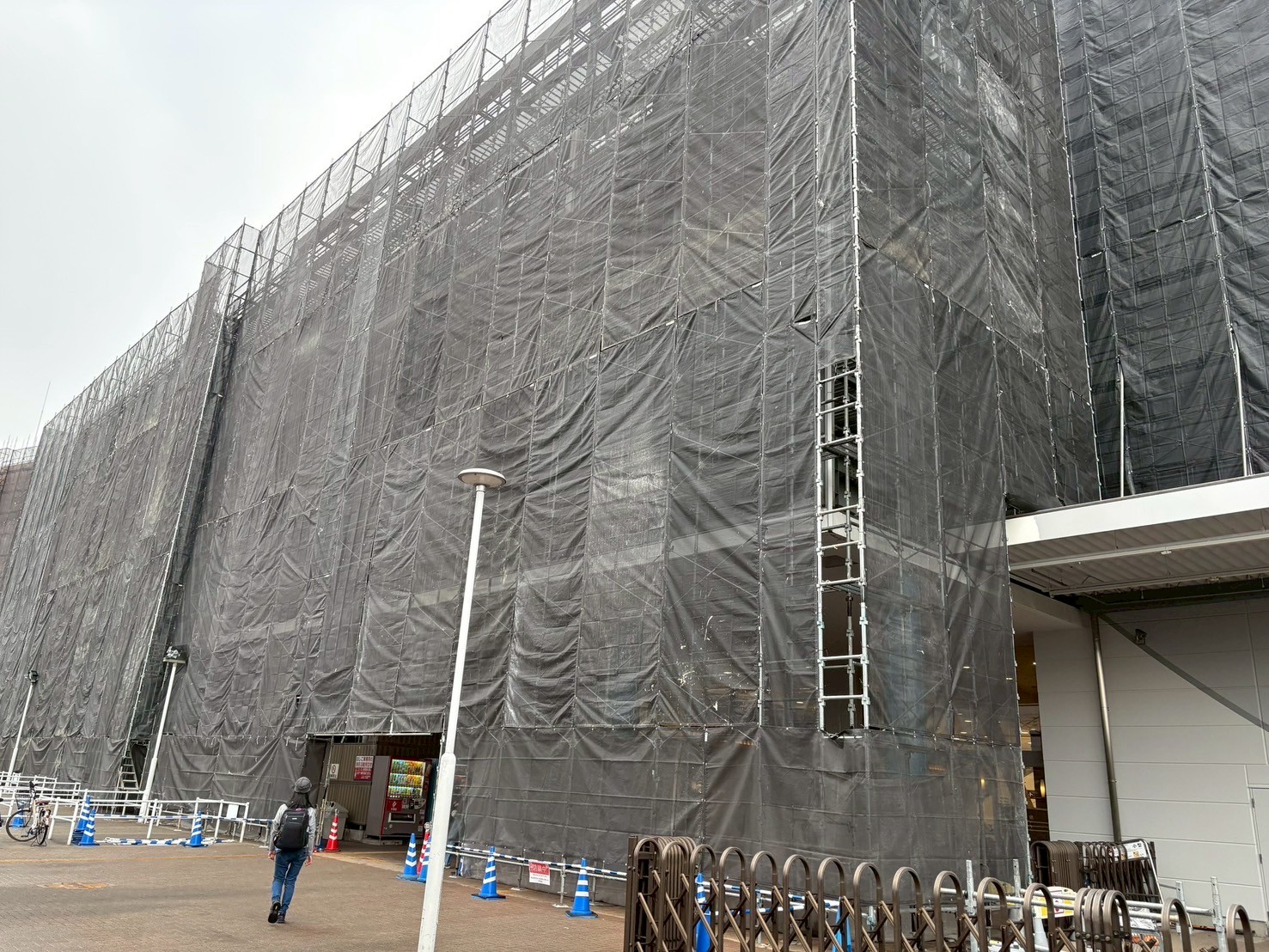LINE_ALBUM_大型修繕工事足場_250402_3