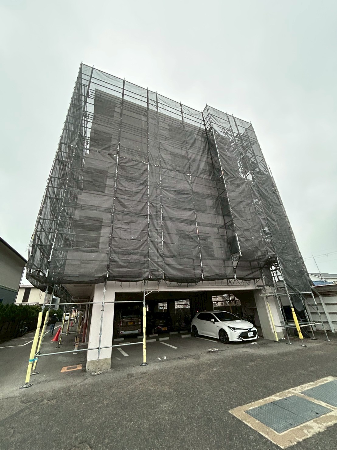 LINE_ALBUM_集合住宅修繕工事足場_250402_1